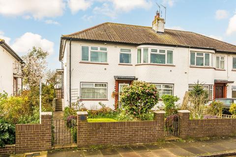 Otterburn Gardens, Isleworth TW7