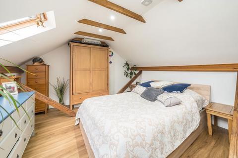 2 bedroom maisonette for sale, Otterburn Gardens, Isleworth TW7