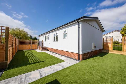 2 bedroom park home for sale, Clacton-on-Sea, Essex, CO16