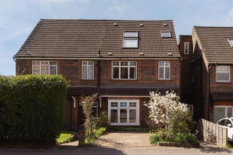 4 bedroom semi-detached house for sale, Brambletye Park Road, Earlswood