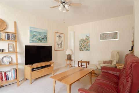 135 Brambletye Park Road, Redhill, RH1 6ED