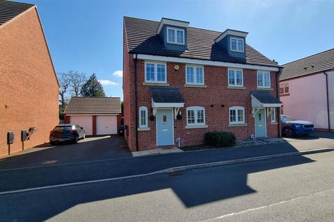 4 bedroom semi-detached house for sale, Burnham Road, Wythall