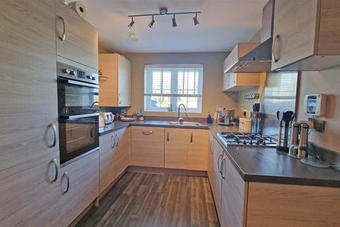 4 bedroom semi-detached house for sale, Burnham Road, Wythall