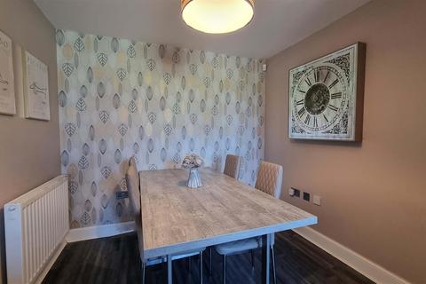4 bedroom semi-detached house for sale, Burnham Road, Wythall