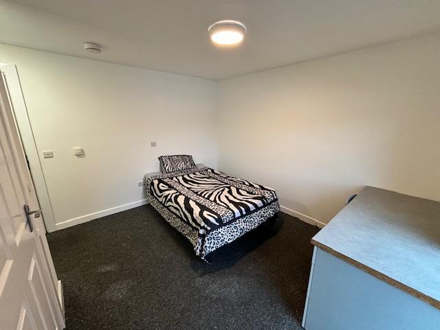 Room E (Available)