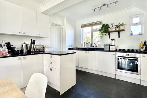 15 Alan Road, Padstow, PL28 8DS