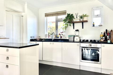 15 Alan Road, Padstow, PL28 8DS