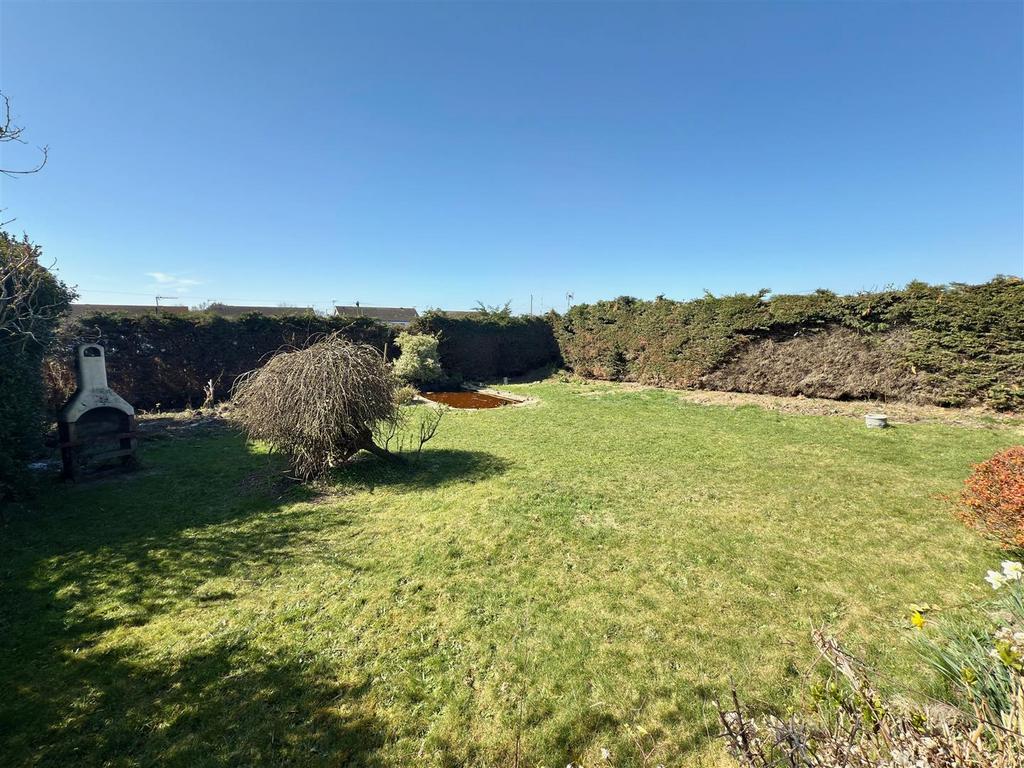 GARDEN REAR.jpg