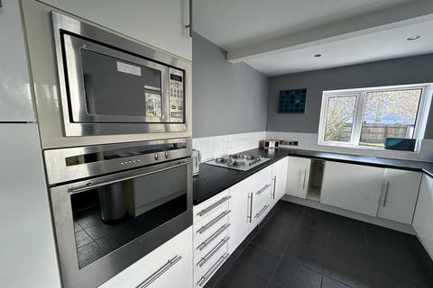 3 bedroom semi-detached house for sale, Whitecliff