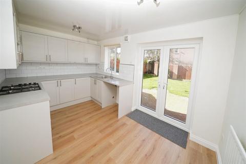 2 bedroom semi-detached house for sale, Mast Drive, Hull
