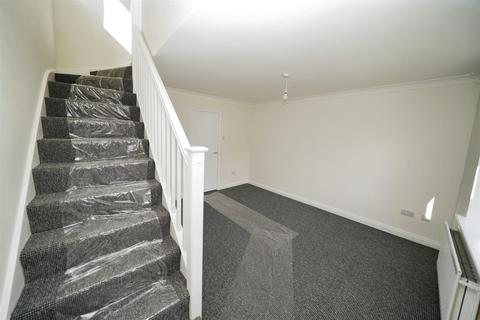 2 bedroom semi-detached house for sale, Mast Drive, Hull