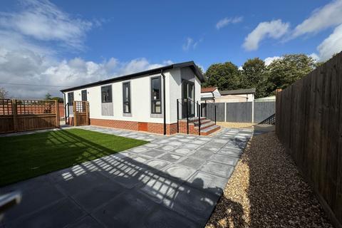 2 bedroom park home for sale, Slough, Berkshire, SL3