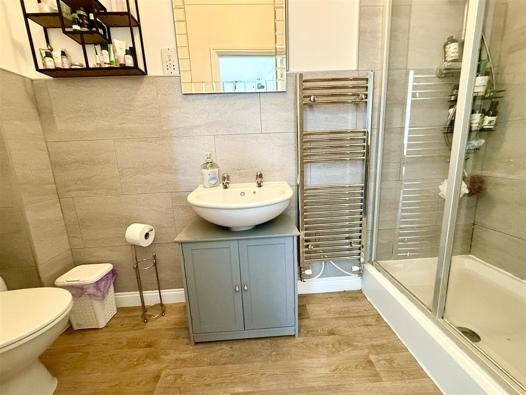 En suite shower room