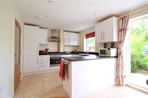 3 bedroom detached house to rent, Trent Road, Chelmsford, Essex, CM1