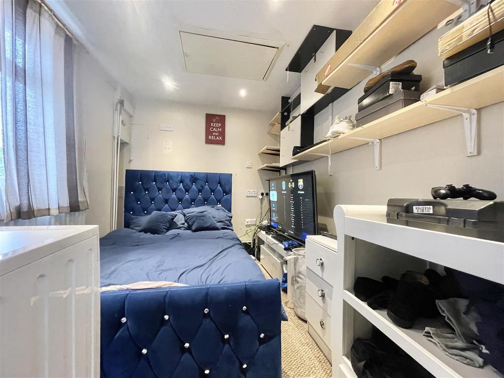 Garage/Bedroom