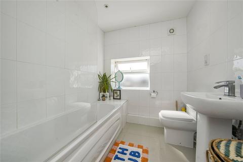 Flat 5, 1a Clifton Road, Isleworth, TW7 4HL