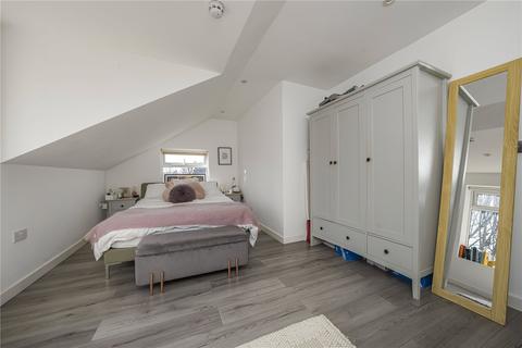 Flat 5, 1a Clifton Road, Isleworth, TW7 4HL