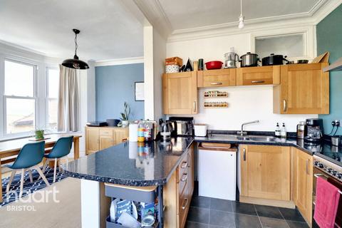 2 bedroom flat for sale, Balmoral Road, Bristol