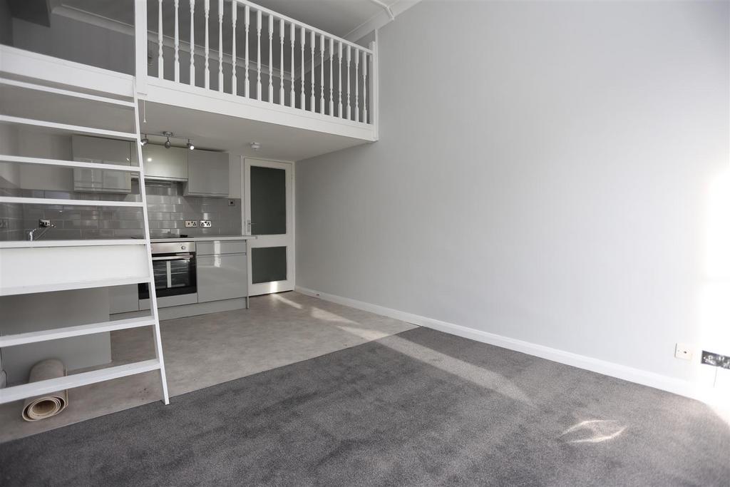 6, 7 Lower Rock Gardens Main Rm.JPG