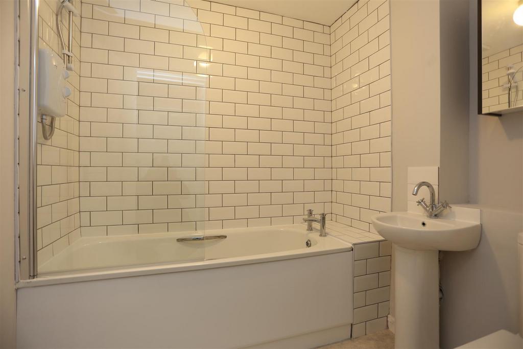 6, 7 Lower Rock Gardens Bath.JPG