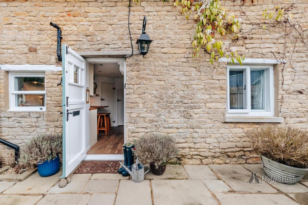 24 King Edward's Way -12.jpg