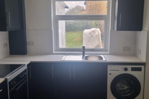 Studio to rent, Orchard Road, Hounslow TW4