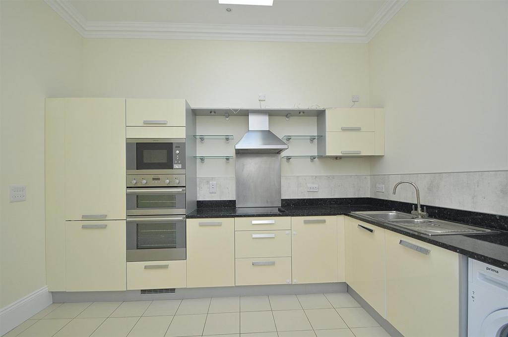 Resized Kitchen1.jpg