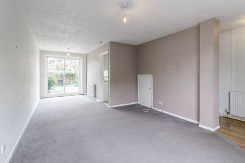 undefined, Petersham Close, Newport Pagnell MK16