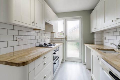 undefined, Petersham Close, Newport Pagnell MK16