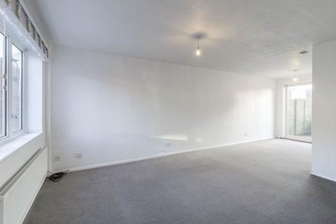 undefined, Petersham Close, Newport Pagnell MK16