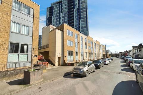2 bedroom flat for sale, Cotterells, Hemel Hempstead HP1