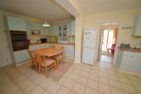 46 Millfields Close, Kilgetty, SA68 0SA