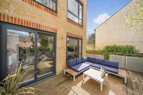 Flat 3, 101 Christchurch Road, London, SW19 2FE