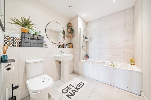 2 bedroom apartment for sale, Bowen Drive, London
