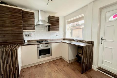 2 bedroom semi-detached house to rent, Castleford Road, Hylton Castle, Sunderland