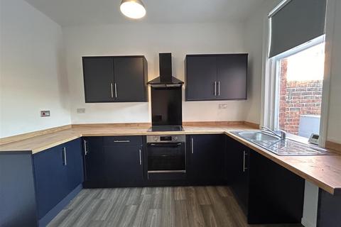 1 bedroom flat to rent, Ravensworth Terrace, South Shields