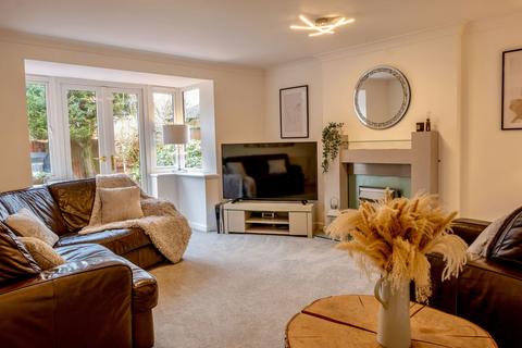 4 Alder Drive, Stalybridge, SK15 3GH