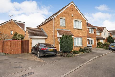 3 bedroom detached house to rent, Slough SL3