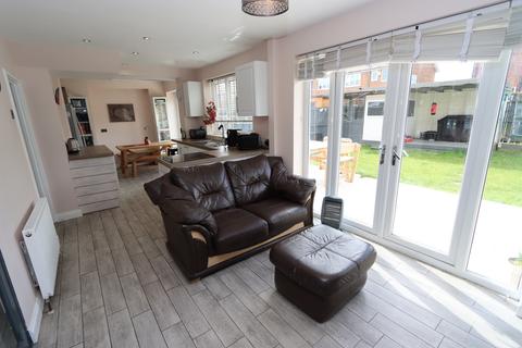 4 bedroom semi-detached house for sale, Willoughby Drive, Whitley Lodge, Whitley Bay, NE26 3DY