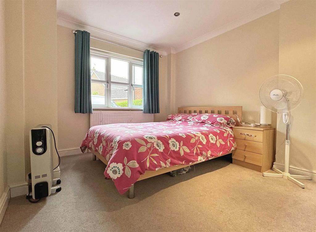 Bed 4.jpg