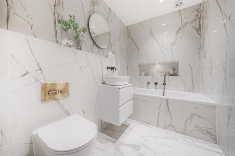 3 bedroom terraced house for sale, Cambridge Road, London