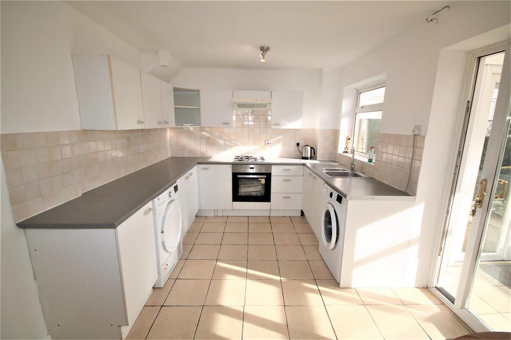 Kitchen a.JPG
