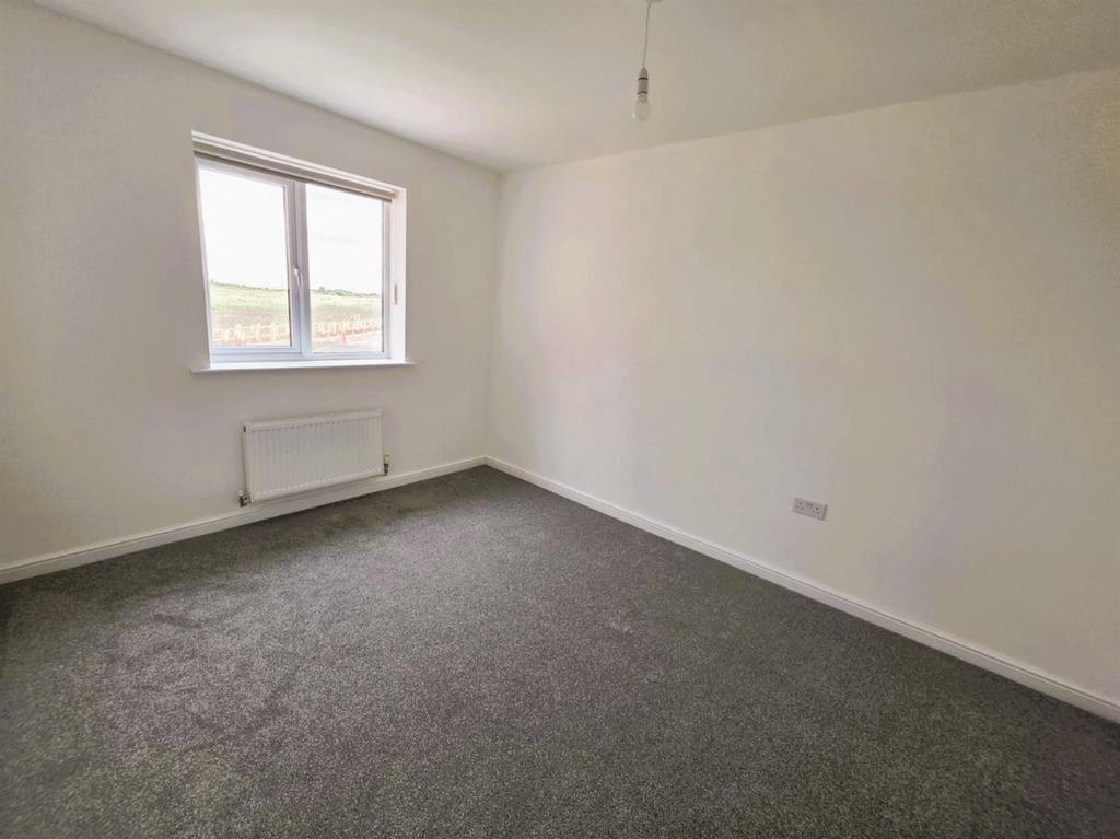 Bedroom 1.jpg