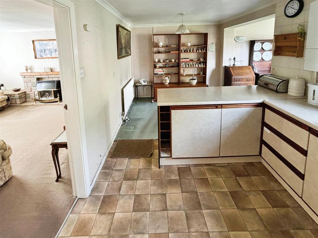 Kitchen....jpg