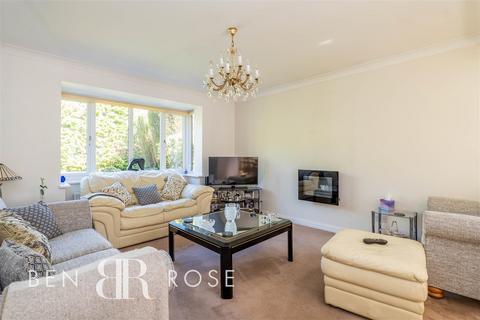 9 Birch Field, Clayton Le Woods, Chorley, PR6 7RE