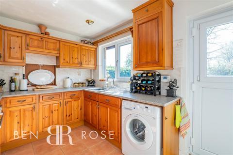 9 Birch Field, Clayton Le Woods, Chorley, PR6 7RE