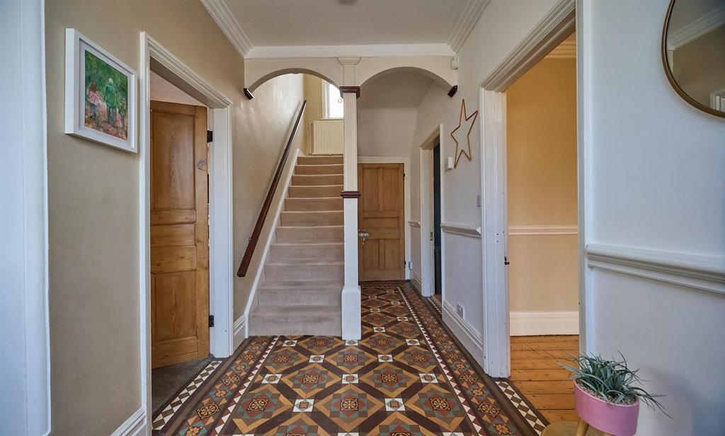 Spacious Entrance Hallway