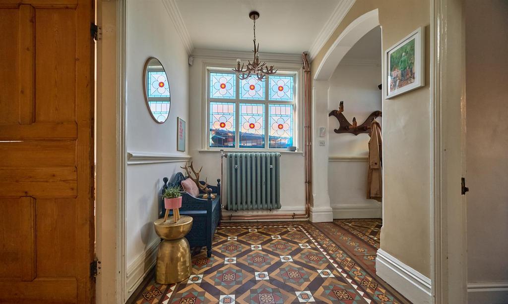 Spacious Entrance Hallway