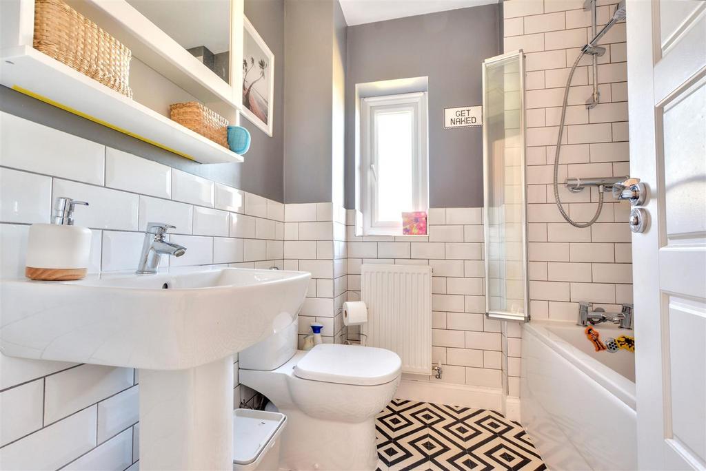 Bathroom 1.jpeg