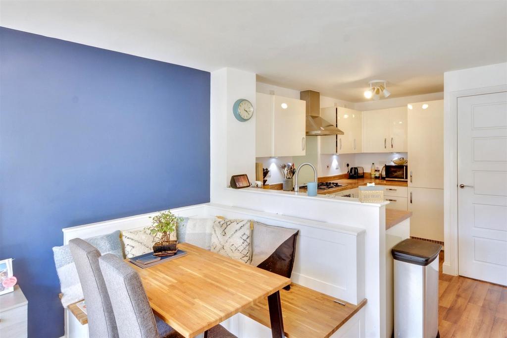 Kitchen 4.jpeg